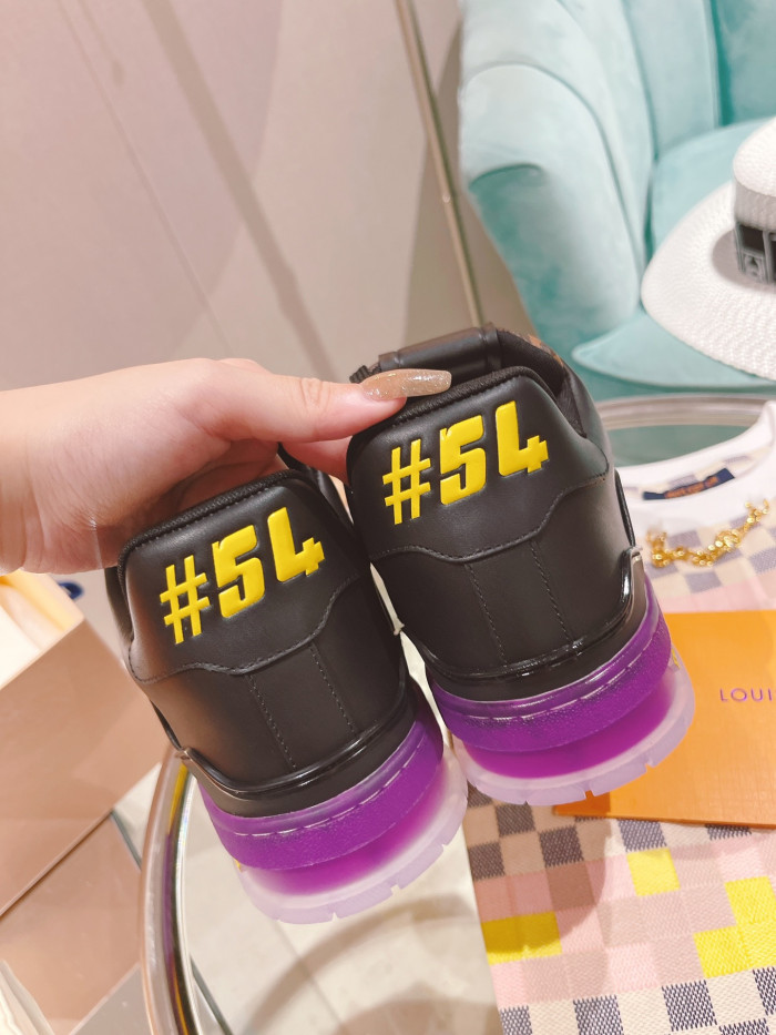 l&v snekaers 52