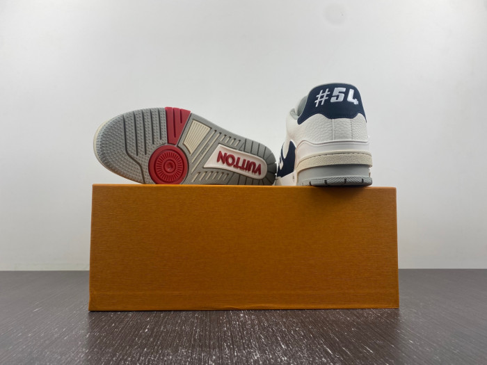 lv snekaers 81