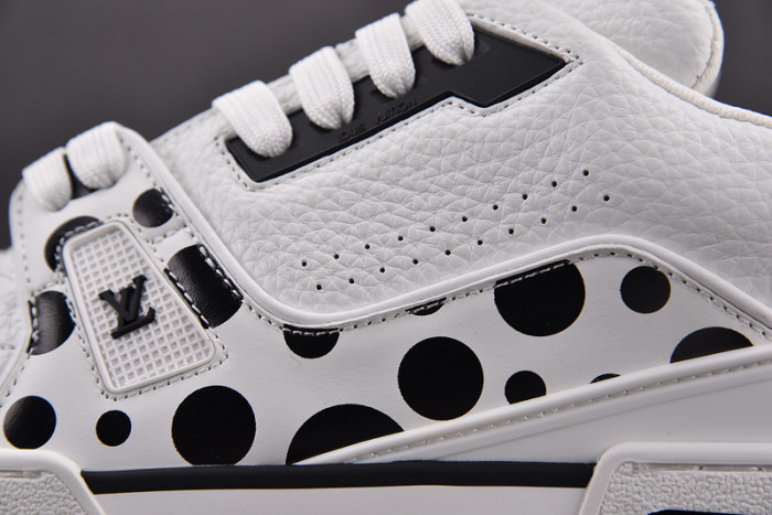 lv snekaers 77