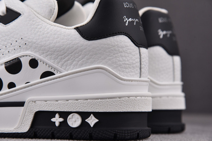 lv snekaers 77