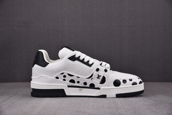 lv snekaers 77