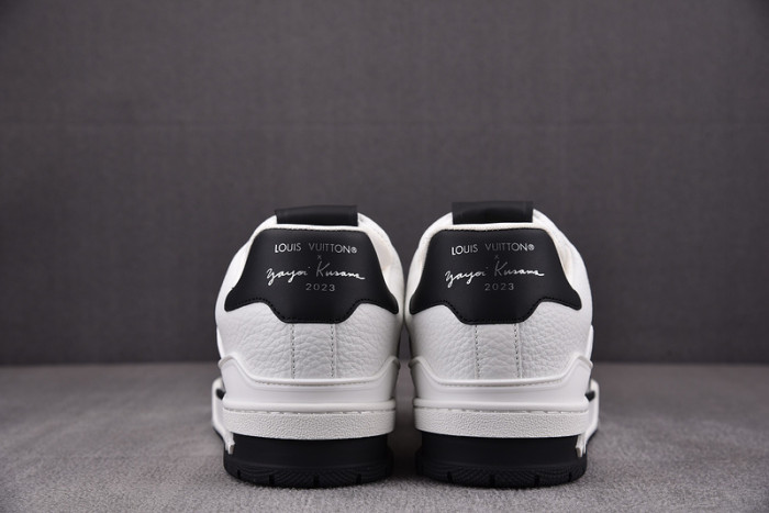 lv snekaers 77