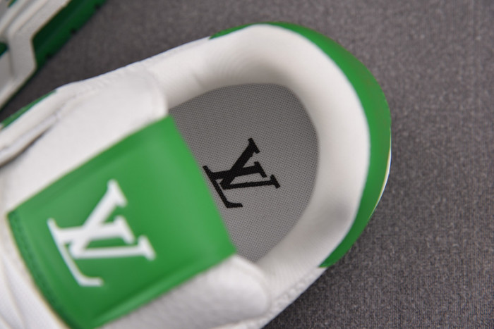 lv snekaers 76