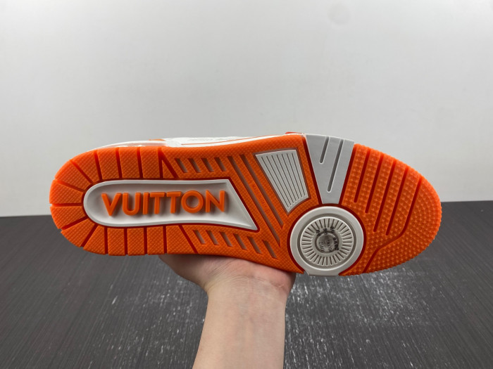 lv snekaers 84