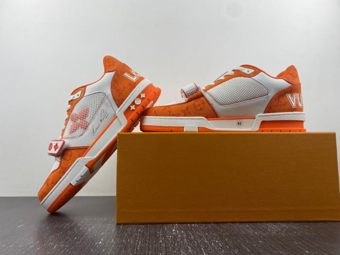 lv snekaers 84